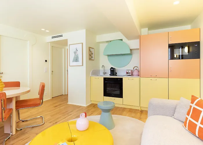 Collection - Serviced Champs-elysees - Rue De Ponthieu * Paris