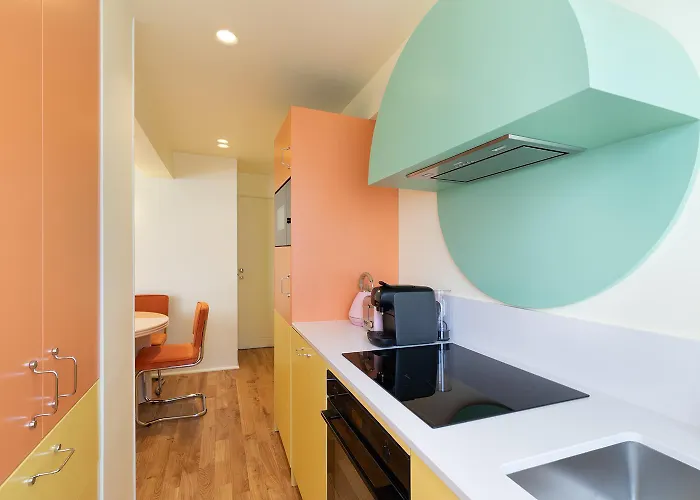 Collection - Serviced Champs-elysees - Rue De Ponthieu Paris