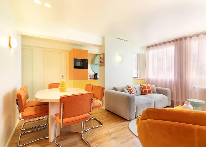 Collection - Serviced Champs-elysees - Rue De Ponthieu * Paris