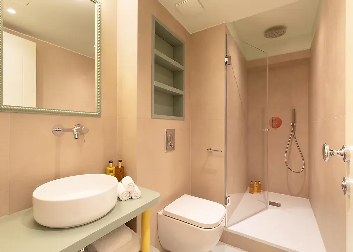 Collection - Serviced Champs-elysees - Rue De Ponthieu Paris