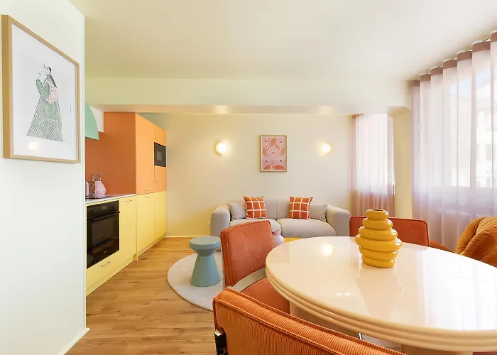 Collection - Serviced Champs-elysees - Rue De Ponthieu Apartment *