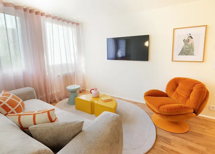 Collection - Serviced Champs-elysees - Rue De Ponthieu Paris