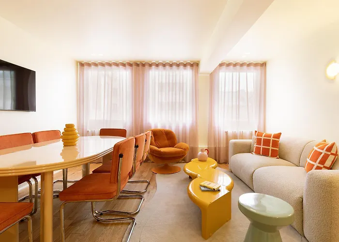 Collection - Serviced Champs-elysees - Rue De Ponthieu Paris